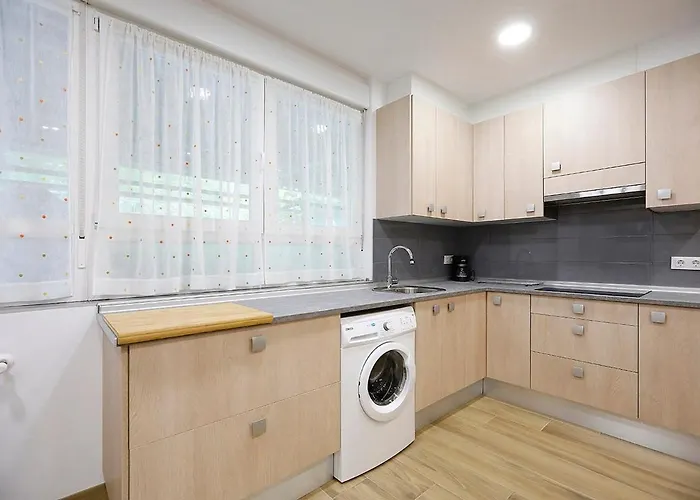 Elisa's In * San Sebastian